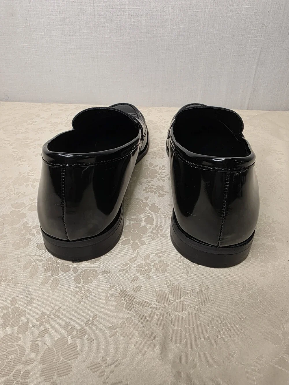 Banana Republic Black Leather Penny Loafers Size 7 Classic Preppy Minimalist